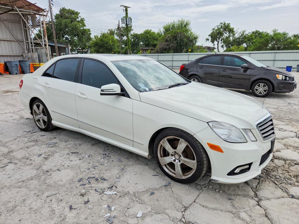 2011 Mercedes-benz E-klasse VIN WDDHF5GB2BA464724 COPART salvage auction — REAR END, TX - CERTIFICATE OF TITLE, sold $525 on 2026-07-28 (photo 4)