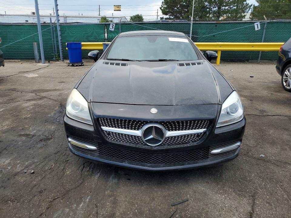 2014 Mercedes-benz Slk-klasse VIN WDDPK4HAXEF087591 COPART salvage auction — MINOR DENT/SCRATCHES, Salvage Title, sold $550 on 2026-07-28 (photo 5)