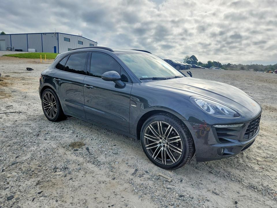 2017 Porsche Macan VIN WP1AA2A52HLB02397 COPART salvage auction — MINOR DENT/SCRATCHES, Ga - Certificate Of Title, sold $3,100 on 2026-07-29 (photo 4)