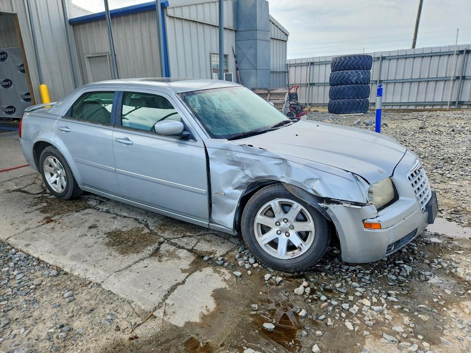 2006 Chrysler 300 VIN 2C3KA53G06H325509 COPART salvage auction — FRONT END, Ga - Cert Of Title-Salvage, sold $1,050 on 2026-09-08 (photo 4)
