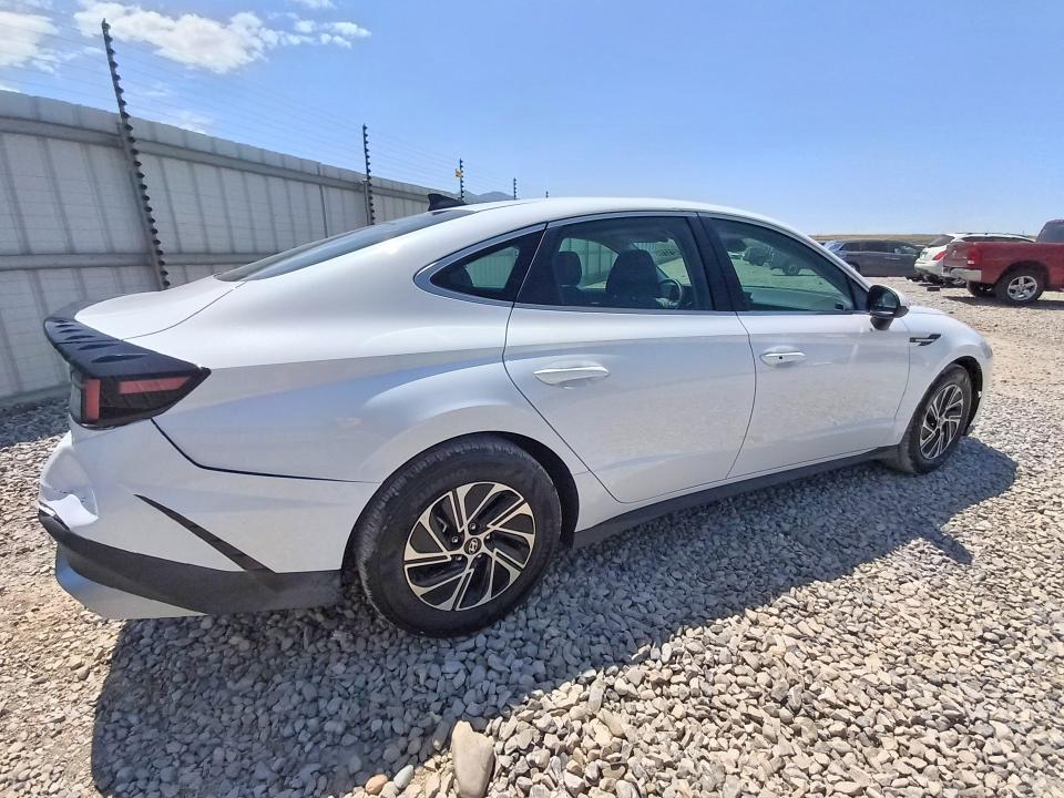 2026 Hyundai Sonata hybrid VIN KMHL24JJ2TA157707 COPART salvage auction — FRONT END, UT - CERTIFICATE OF TITLE, sold $11,800 on 2026-07-27 (photo 3)