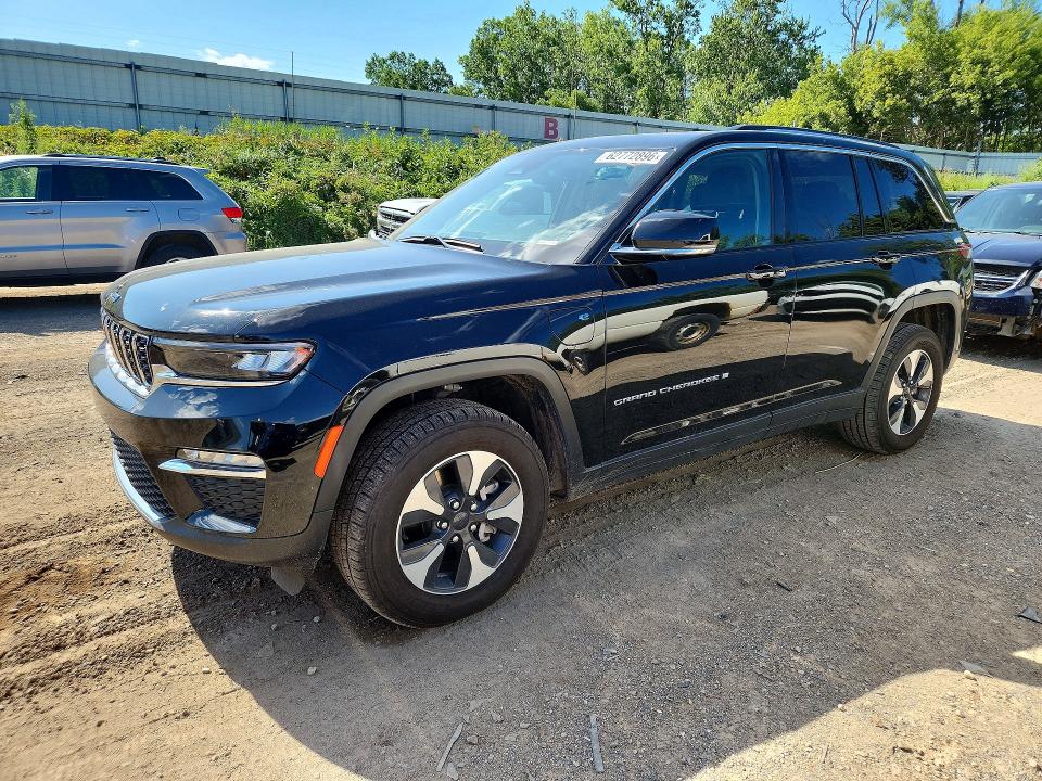 2024 Jeep Cherokee VIN 1C4RJYB67RC721318 — COPART salvage auction photo