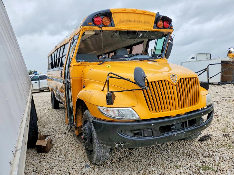 2024 Ic VIN 4DRBUC8N2RB777310 COPART salvage auction — ROLLOVER, TX - SALVAGE VEHICLE TITLE, sold $1,050 on 2026-09-10 (photo 4)