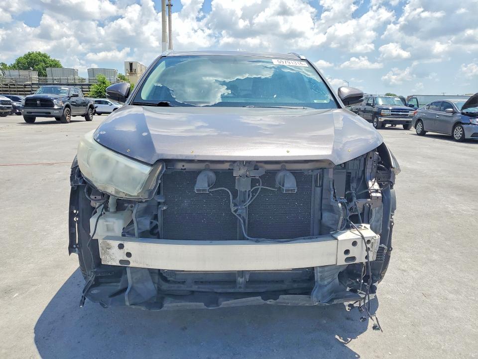 2014 Toyota Highlander VIN 5TDYKRFH4ES038186 COPART salvage auction — FRONT END, Salvage Title, sold $6,900 on 2026-07-22 (photo 5)