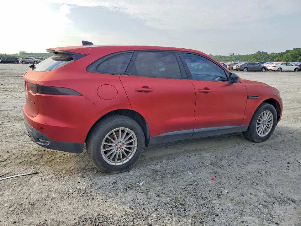 2019 Jaguar F-pace VIN SADCS2FX2KA391757 COPART salvage auction — MINOR DENT/SCRATCHES, Salvage Title, sold $5,000 on 2026-07-29 (photo 3)