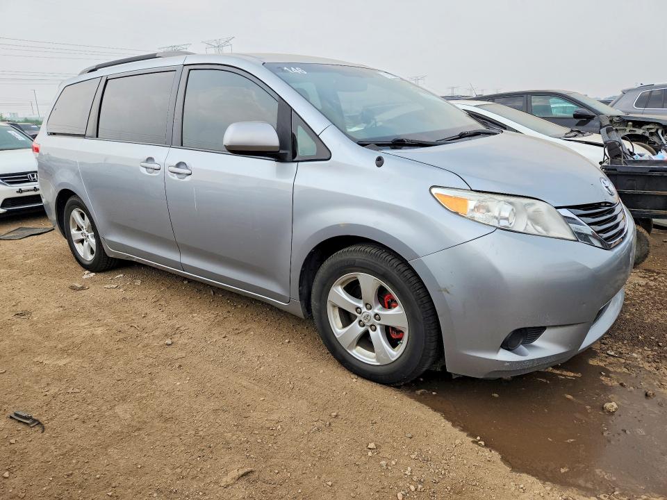 2014 Toyota Sienna VIN 5TDKK3DCXES425089 COPART salvage auction — MINOR DENT/SCRATCHES, Il - Certificate Of Title, sold $2,200 on 2026-07-27 (photo 4)