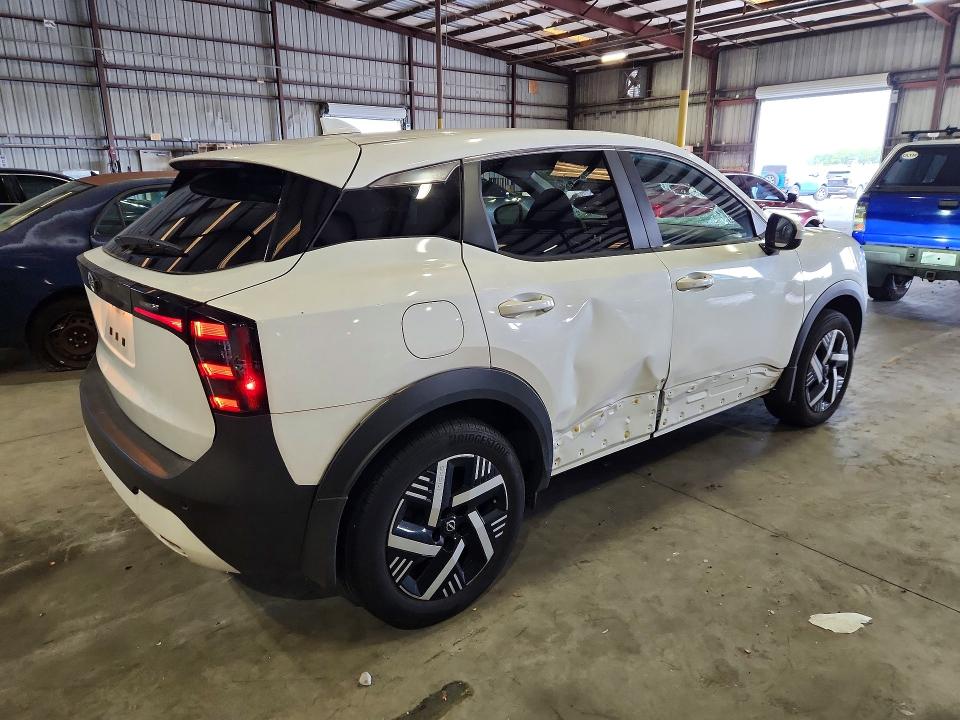 2025 Nissan Kicks VIN 3N8AP6CA2SL365510 COPART salvage auction — ROOF, Fl - Cert Of Title Slvg Rebuildable, sold $7,000 on 2026-08-17 (photo 3)