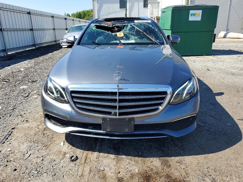 2019 Mercedes-benz VIN WDDZF4KB0KA626985 COPART salvage auction — ROOF, Va - Cert Of Title - Salvage, sold $9,800 on 2026-07-29 (photo 5)