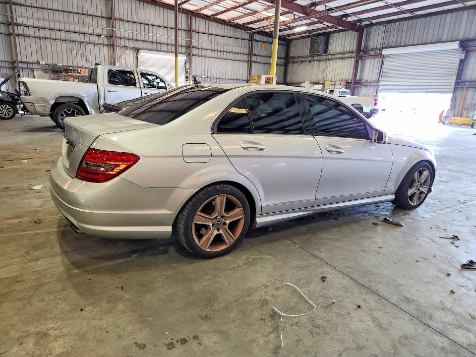 2011 Mercedes-benz C class VIN WDDGF8BB4BR140485 COPART salvage auction — WATER/FLOOD, FL - CERT OF TITLE-SLVG REBLD FLOOD, sold $525 on 2026-07-13 (photo 3)