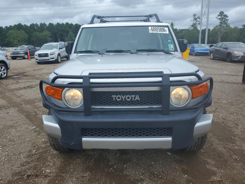 2008 Toyota Fj cruiser VIN JTEZU11F38K002860 COPART salvage auction — MINOR DENT/SCRATCHES, LA - CERTIFICATE OF TITLE (P), sold $3,550 on 2026-07-24 (photo 5)