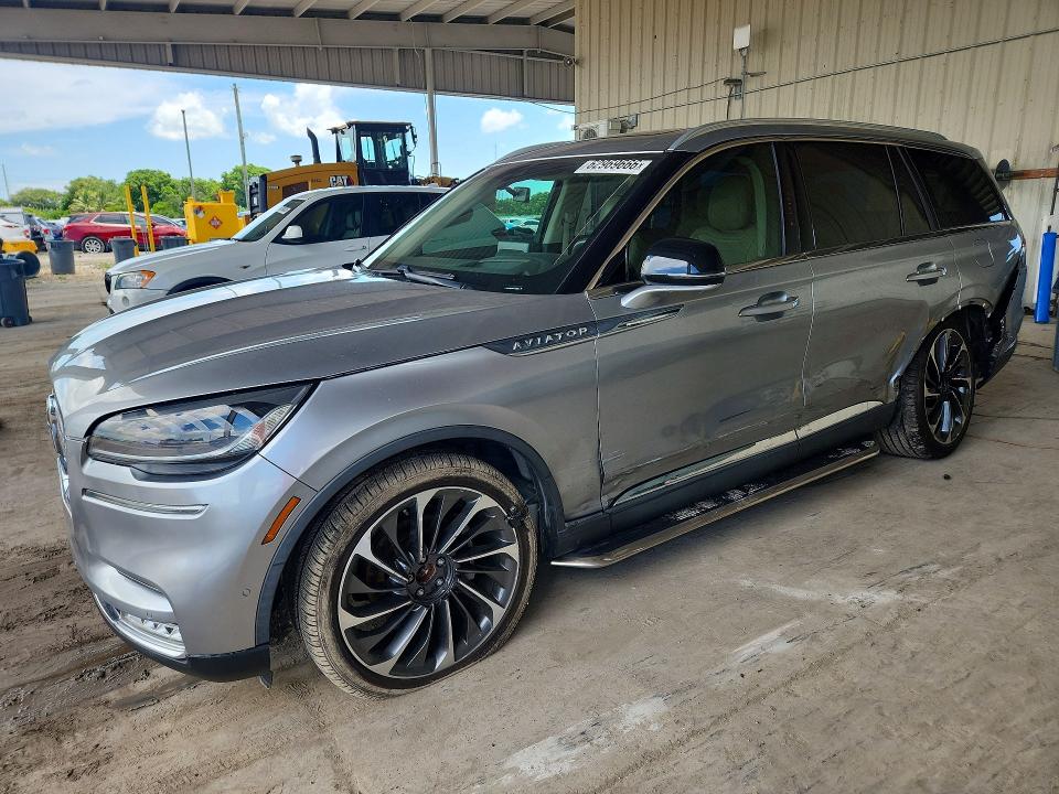 2020 Lincoln Aviator VIN 5LM5J7WCXLGL23845 — COPART salvage auction photo