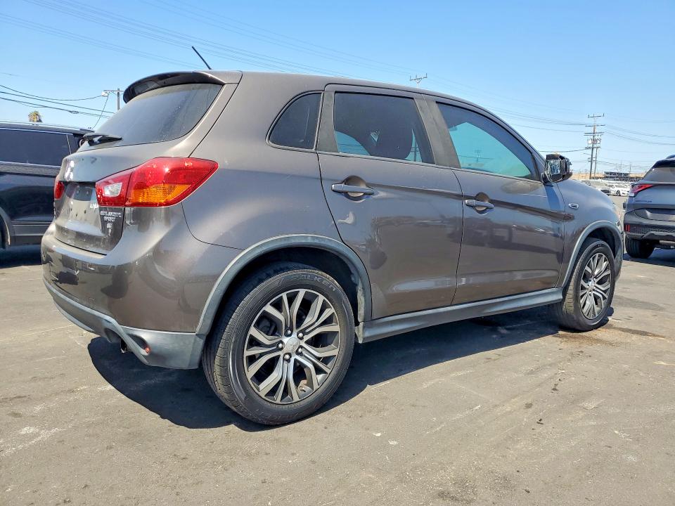2016 Mitsubishi VIN JA4AP3AW2GZ050211 COPART salvage auction — MINOR DENT/SCRATCHES, Ca - Dis/Dlr/Exp Only Clean Title (P), sold $0 on 2026-09-18 (photo 3)