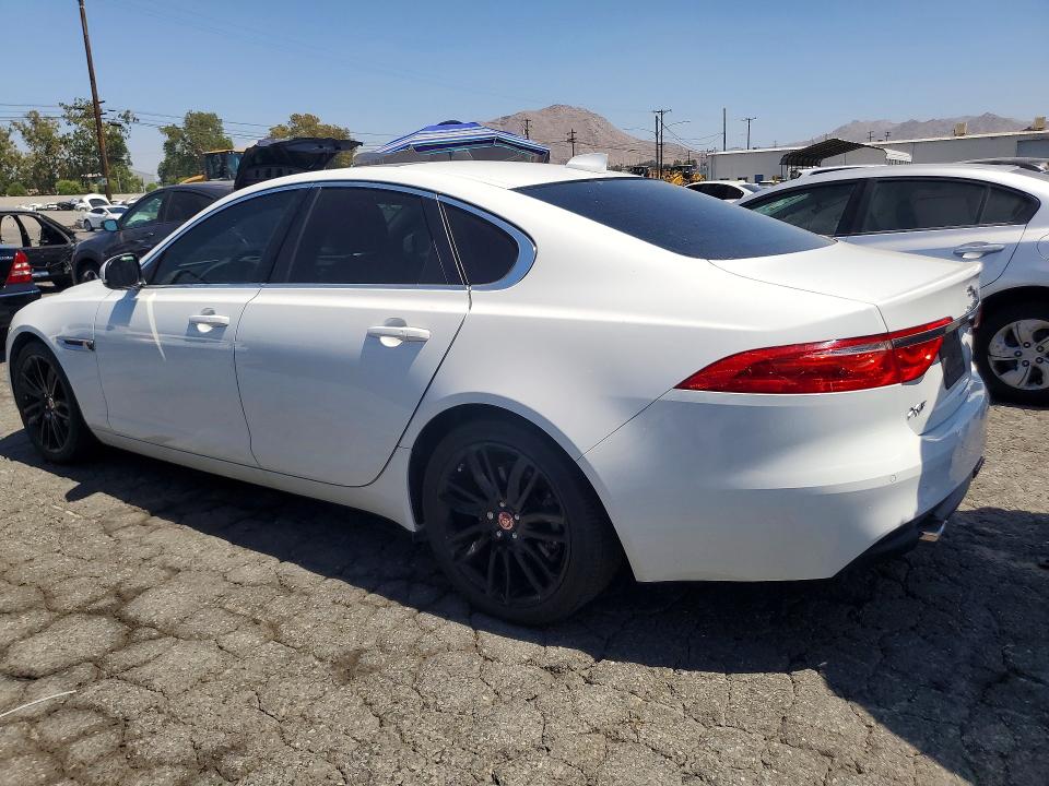 2017 Jaguar Xf VIN SAJBK4BV6HCY28598 COPART salvage auction — MINOR DENT/SCRATCHES, CA - DIS/DLR/EXP ONLY CLEAN TITLE, sold $1,350 on 2026-07-27 (photo 2)