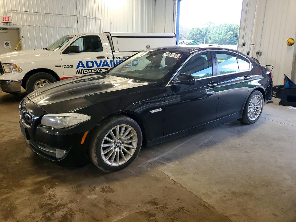 2013 BMW 5er VIN WBAFU7C56DDU71502 COPART salvage auction — MINOR DENT/SCRATCHES, Az - Certificate Of Title, sold $2,100 on 2026-07-28 (photo 1)