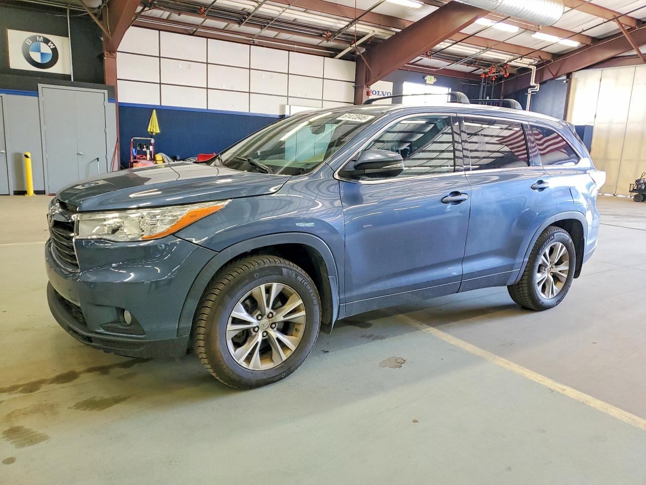 2014 Toyota Highlander VIN 5TDJKRFH1ES008922 — COPART salvage auction photo
