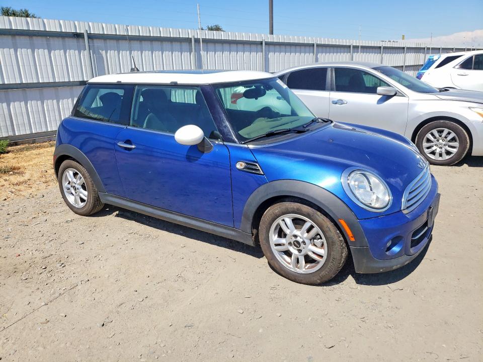 2013 Mini Cooper VIN WMWSU3C52DT374150 COPART salvage auction — MINOR DENT/SCRATCHES, CA - DIS/DLR/EXP APP FOR DUP CLEAN, sold $175 on 2026-07-21 (photo 4)