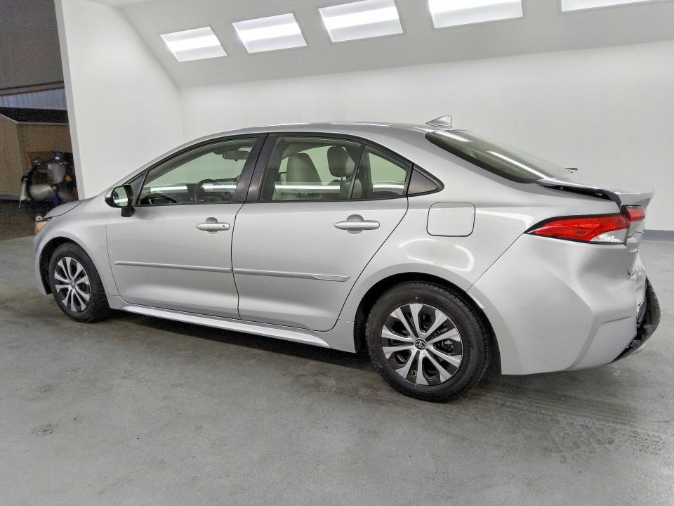 2022 Toyota Corolla VIN JTDEAMDE4NJ051048 COPART salvage auction — REAR END, CA - DIS/DLR/EXP ONLY CLEAN TITLE, sold $1,550 on 2026-07-21 (photo 2)