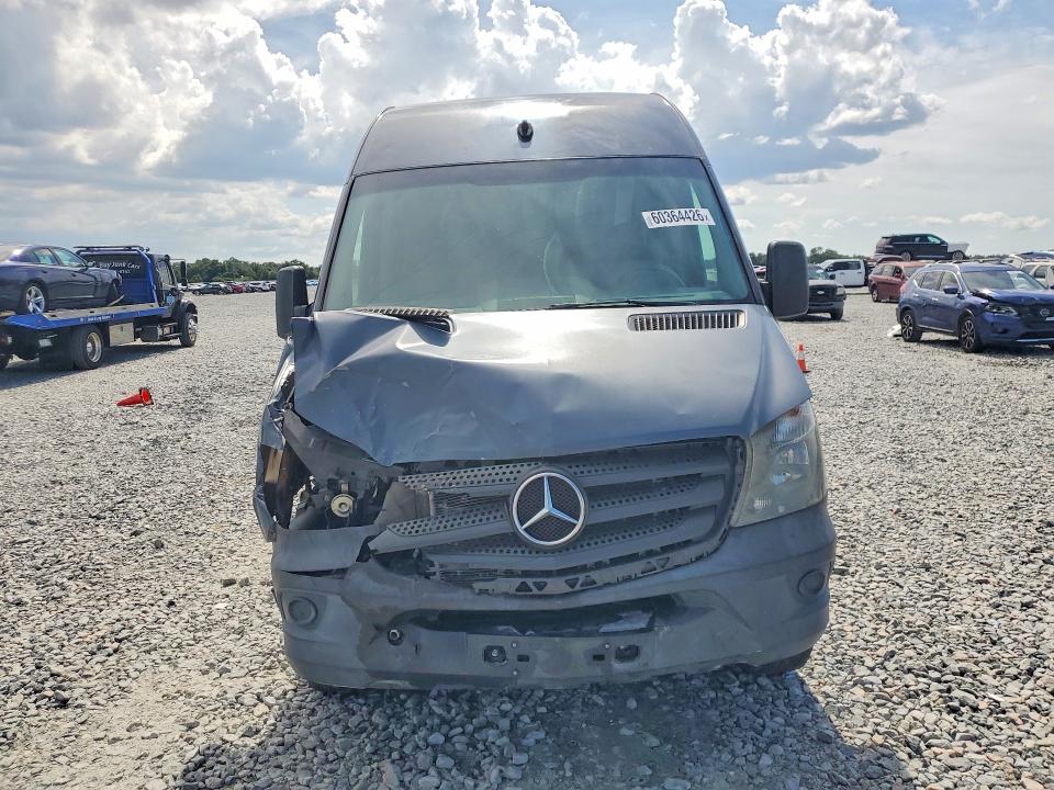 2018 Mercedes-benz Sprinter VIN WD3PE7CD2JP640804 COPART salvage auction — FRONT END, FL - CERT OF TITLE SLVG REBUILDABLE, sold $8,500 on 2026-07-28 (photo 5)