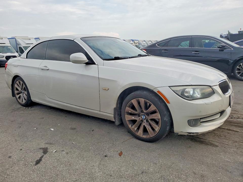 2011 BMW 3er VIN WBADW7C57BE728174 COPART salvage auction — MINOR DENT/SCRATCHES, Fl - Certificate Of Title, sold $550 on 2026-08-04 (photo 4)