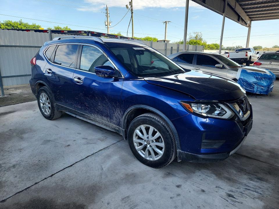 2020 Nissan Rogue VIN JN8AT2MV8LW109230 COPART salvage auction — MINOR DENT/SCRATCHES, Tx - Certificate Of Title (P), sold $3,000 on 2026-07-29 (photo 4)