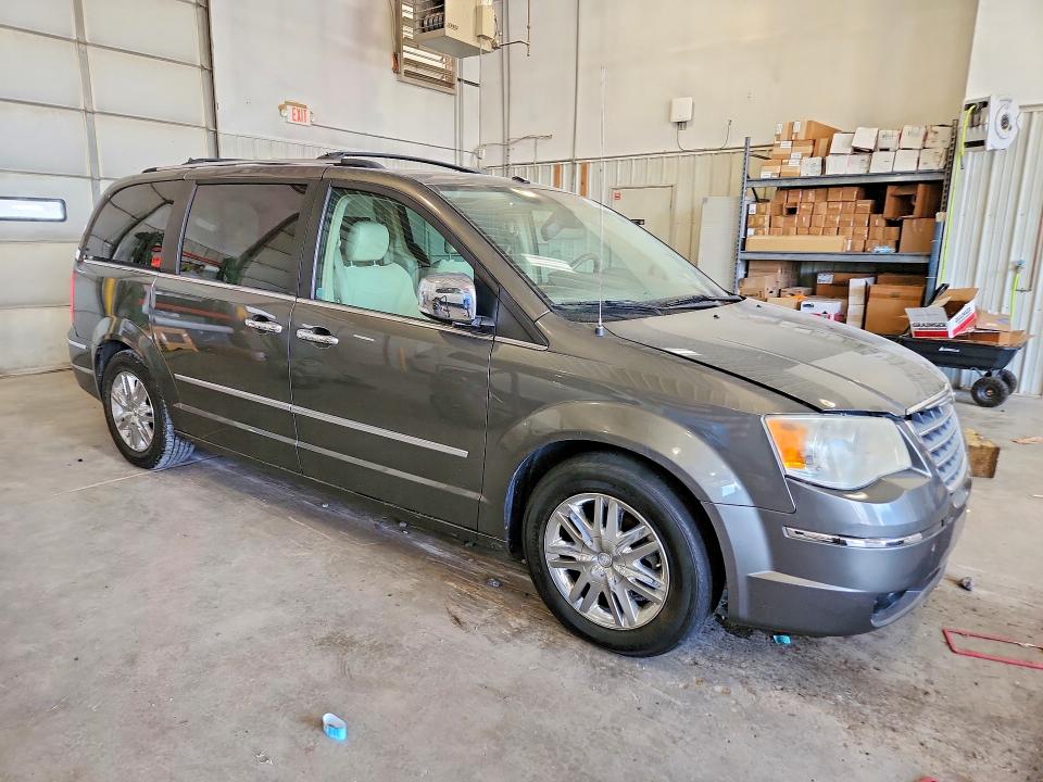 2010 Chrysler Town & country VIN 2A4RR6DX8AR239966 COPART salvage auction — MINOR DENT/SCRATCHES, MO - SALVAGE CERTIFICATE OF TITLE, sold $70 on 2026-07-28 (photo 4)