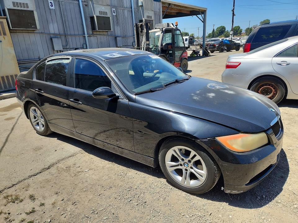 2008 BMW 3er VIN WBAVC53568FZ84391 COPART salvage auction — REAR END, CA - DIS/DLR/EXP ONLY CLEAN TITLE, sold $400 on 2026-07-20 (photo 4)