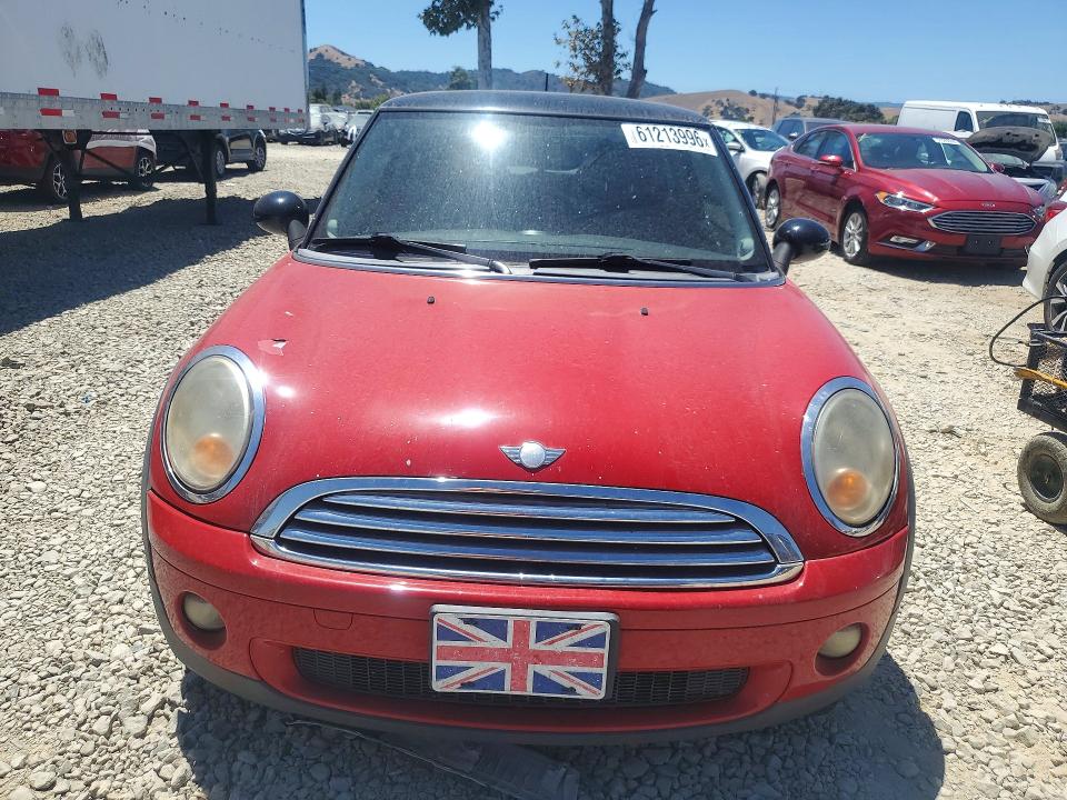 2008 Mini Cooper VIN WMWMF33588TT59953 COPART salvage auction — MINOR DENT/SCRATCHES, CA - DIS/DLR/EXP ONLY CLEAN TITLE, sold $525 on 2026-07-30 (photo 5)