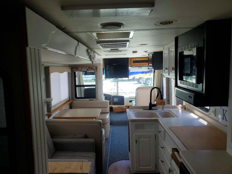 2002 Workhorse custom chassis VIN 5B4MP67G323353603 COPART salvage auction — FRONT END, KY - CERT OF TITLE-SALVAGE, sold $5,900 on 2026-09-10 (photo 5)