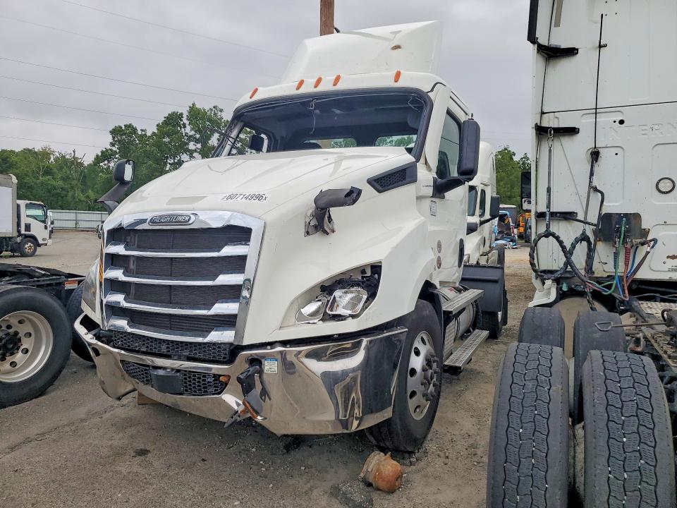 2025 Freightliner Cascadia VIN 3AKBHSDV7SSVX1034 COPART salvage auction — FRONT END, AZ - CERT OF TITLE - SALVAGE, sold $7,000 on 2026-08-13 (photo 1)