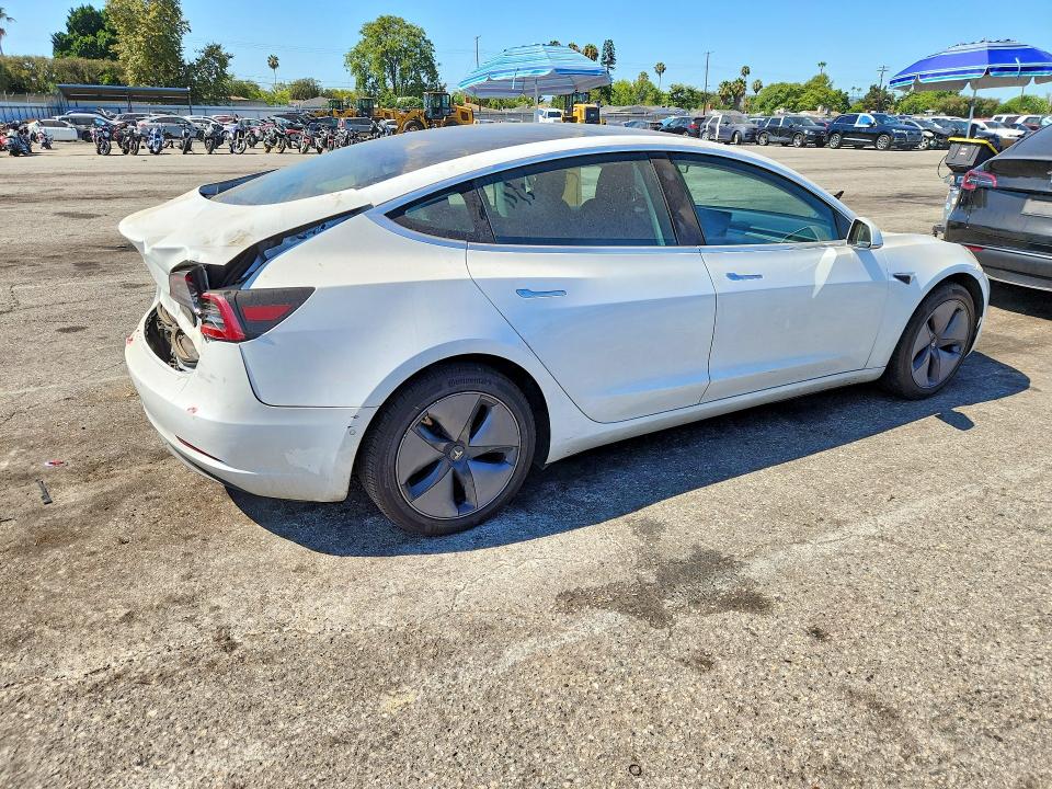 2019 Tesla Model 3 VIN 5YJ3E1EA4KF401402 COPART salvage auction — REAR END, Salvage Title, sold $6,200 on 2026-07-31 (photo 3)