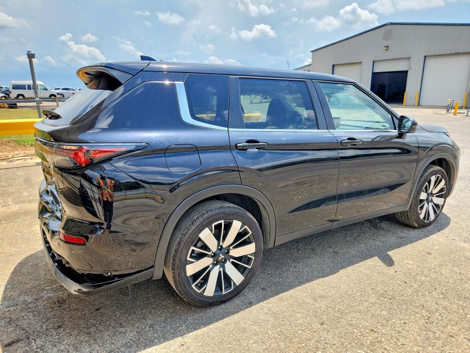 2025 Mitsubishi Outlander VIN JA4J3VA84SZ050731 COPART salvage auction — REAR END, Tx - Certificate Of Title, sold $11,900 on 2026-07-30 (photo 3)