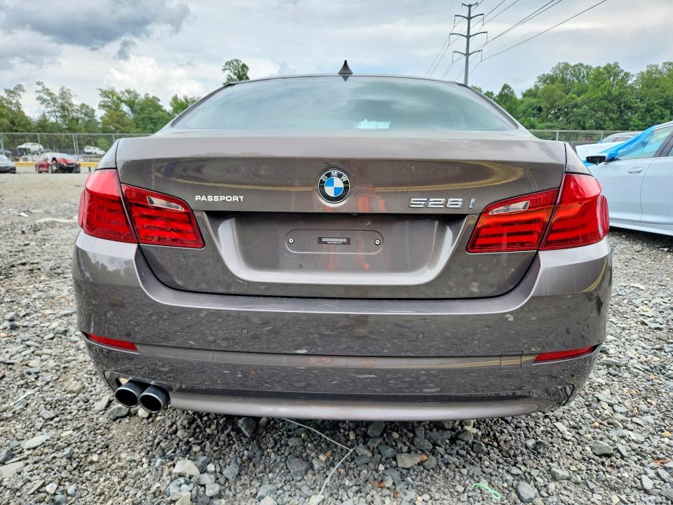 2011 BMW 5er VIN WBAFR1C50BC749120 COPART salvage auction — MINOR DENT/SCRATCHES, MD - CERTIFICATE OF TITLE, sold $275 on 2026-07-24 (photo 6)