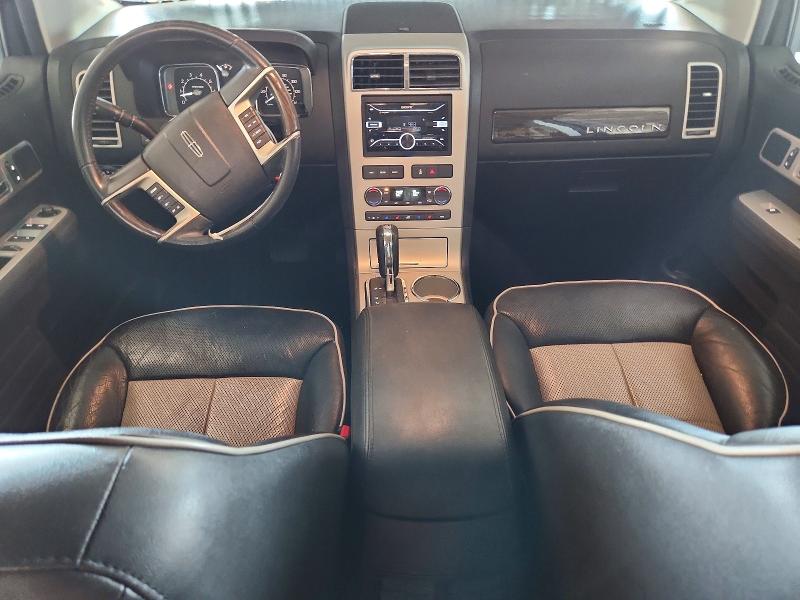 2008 Lincoln Mkx VIN 2LMDU88C38BJ11414 COPART salvage auction — NORMAL WEAR, AZ - CERTIFICATE OF TITLE, sold $300 on 2026-07-22 (photo 8)