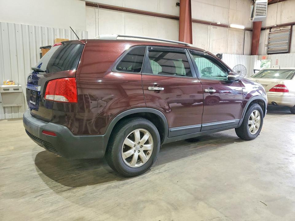 2012 Kia Sorento VIN 5XYKT3A62CG294634 COPART salvage auction — MINOR DENT/SCRATCHES, TX - CERTIFICATE OF TITLE, sold $1,000 on 2026-07-20 (photo 3)