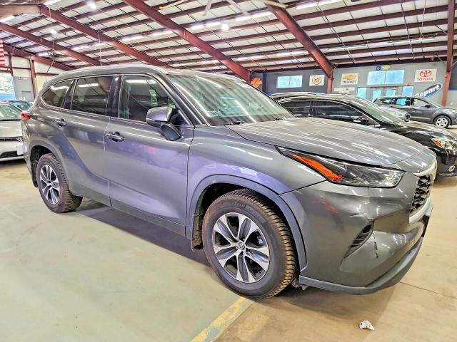 2022 Toyota Highlander VIN 5TDGZRBH5NS203028 COPART salvage auction — MINOR DENT/SCRATCHES, Ma - Certificate Of Title, sold $4,950 on 2026-07-23 (photo 4)