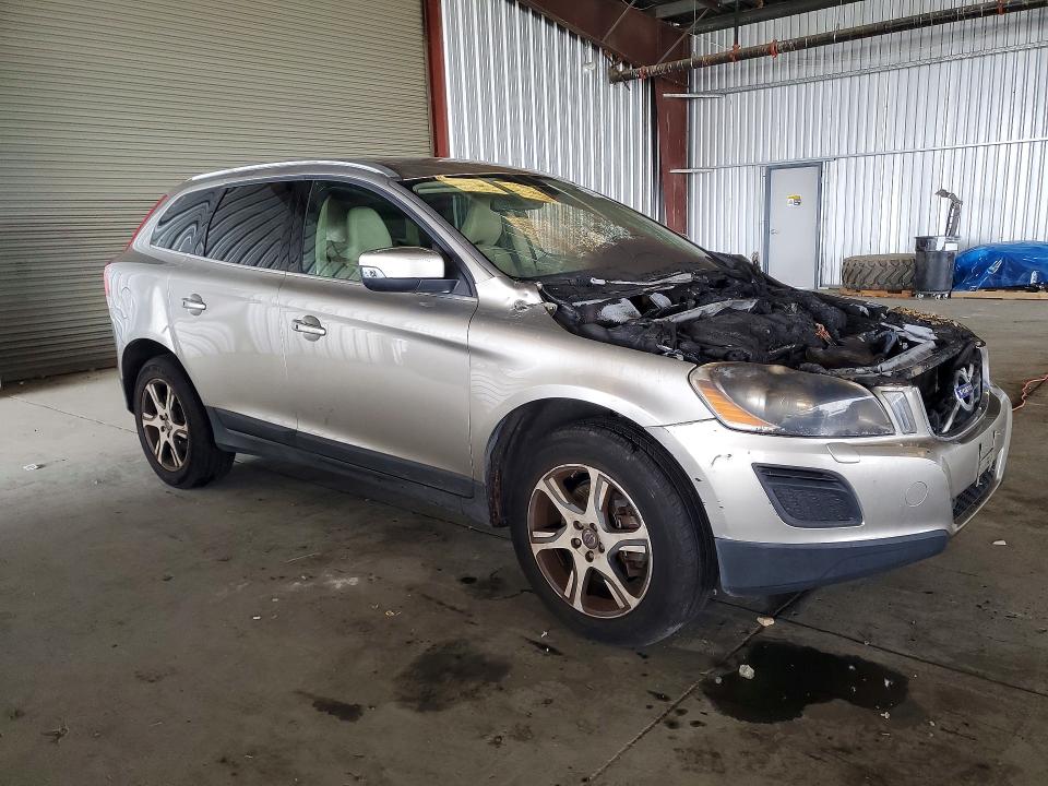 2013 Volvo Xc60 VIN YV4902DZ2D2413637 COPART salvage auction — Burn Engine, CA - SALVAGE CERTIFICATE, sold $125 on 2026-07-20 (photo 4)