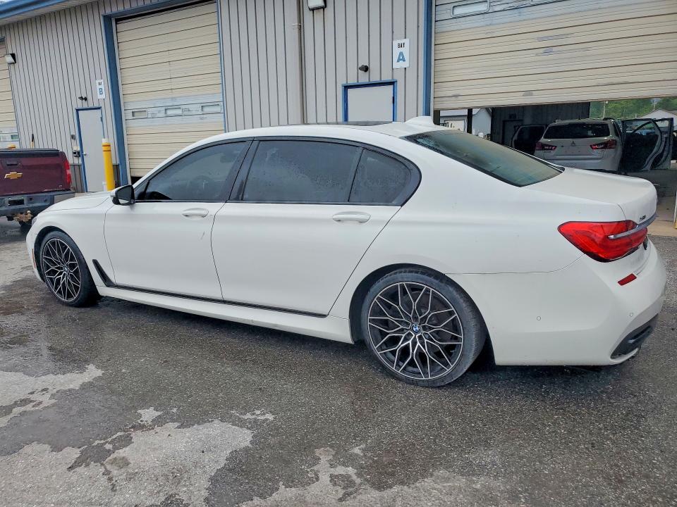 2018 BMW VIN WBA7F2C50JG423747 COPART salvage auction — MINOR DENT/SCRATCHES, Pa - Cert Of Title (P), sold $9,000 on 2026-07-20 (photo 2)