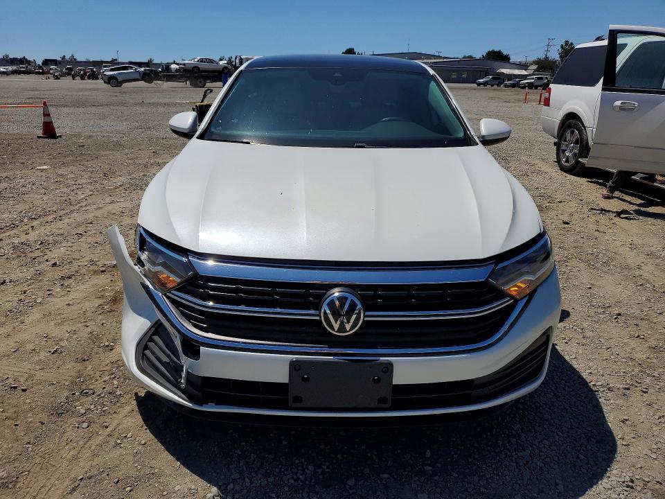2023 Volkswagen Jetta VIN 3VW7M7BUXPM061999 COPART salvage auction — FRONT END, CA - SALVAGE CERTIFICATE, sold $7,700 on 2026-09-08 (photo 5)