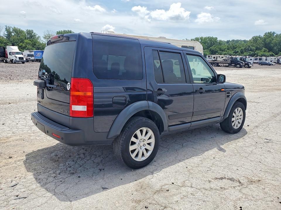 2005 Land rover Lr3 VIN SALAE25405A320099 COPART salvage auction — MINOR DENT/SCRATCHES, MO - DEALER ONLY CLEAN TITLE, sold $1,250 on 2026-08-01 (photo 3)