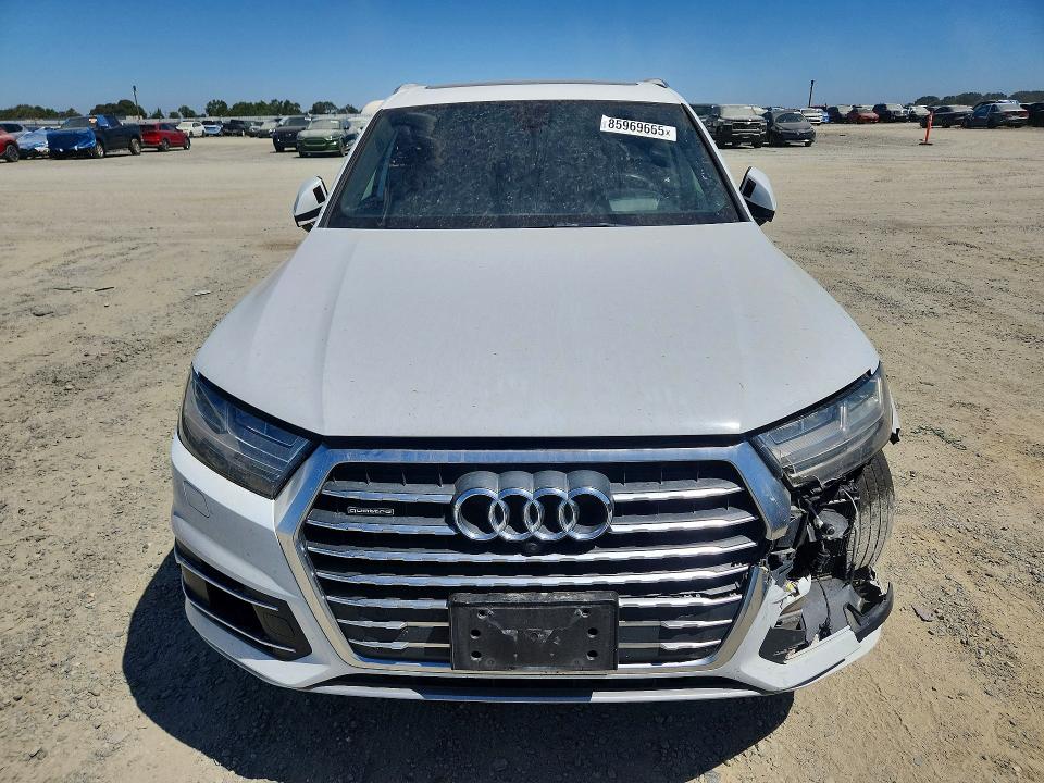 2018 Audi Q7 VIN WA1VAAF78JD017985 COPART salvage auction — FRONT END, Ca - Dis/Dlr/Exp Only Clean Title, sold $4,650 on 2026-09-08 (photo 5)