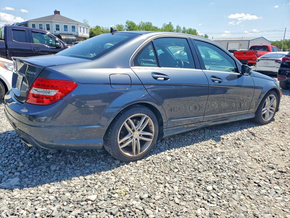 2014 Mercedes-benz VIN WDDGF8AB6EA955811 COPART salvage auction — MINOR DENT/SCRATCHES, Ma - Cert Of Title-Reconstrctd Coll, sold $125 on 2026-07-30 (photo 3)