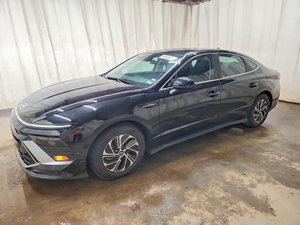 2026 Hyundai Sonata hybrid VIN KMHL24JJ8TA172714 COPART salvage auction — WATER/FLOOD, FL - CERT OF TITLE-SLVG REBLD FLOOD (P), sold $8,900 on 2026-07-27 (photo 1)