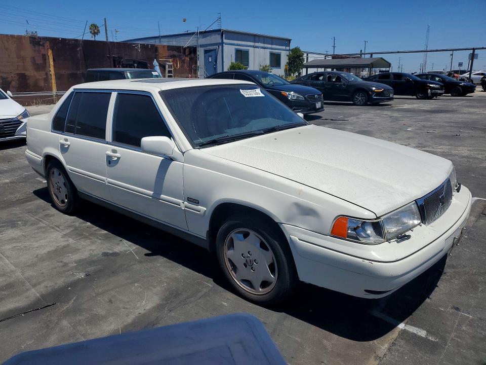 1996 Volvo 960 VIN YV1KS9602T1078092 COPART salvage auction — MINOR DENT/SCRATCHES, Ca - Dis/Dlr/Exp Only Clean Title, sold $1,450 on 2026-08-05 (photo 4)