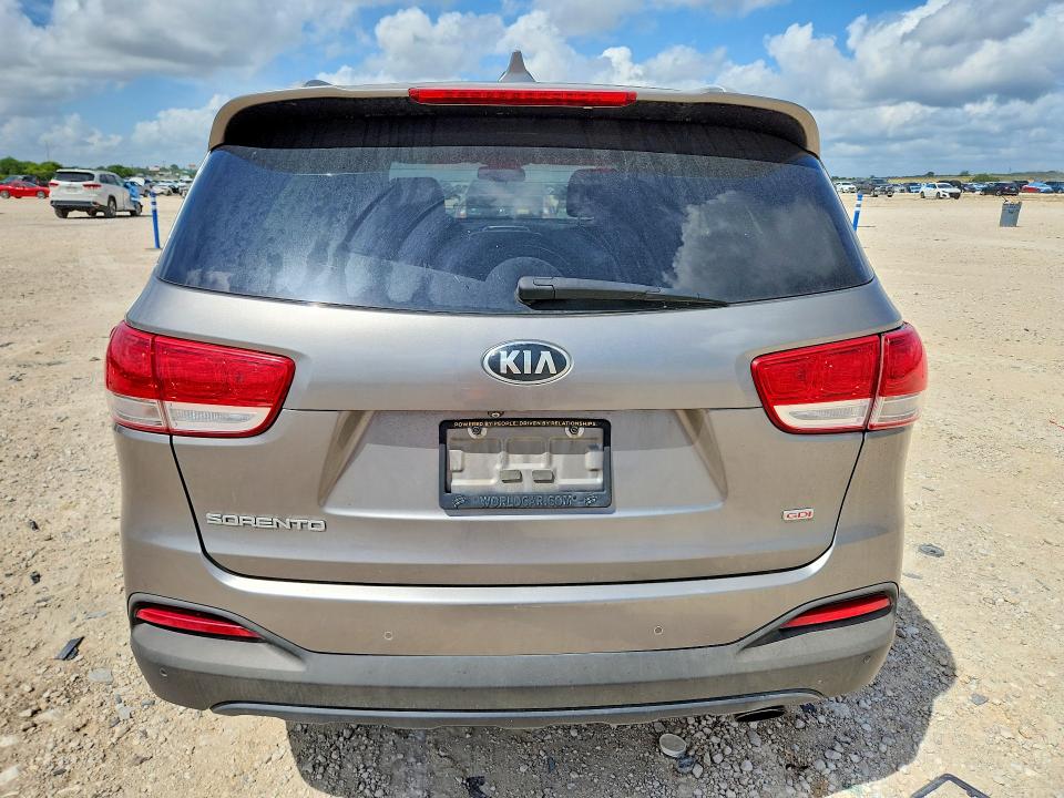 2018 Kia Sorento VIN 5XYPG4A33JG338336 COPART salvage auction — MINOR DENT/SCRATCHES, Tx - Certificate Of Title, sold $2,500 on 2026-07-09 (photo 6)