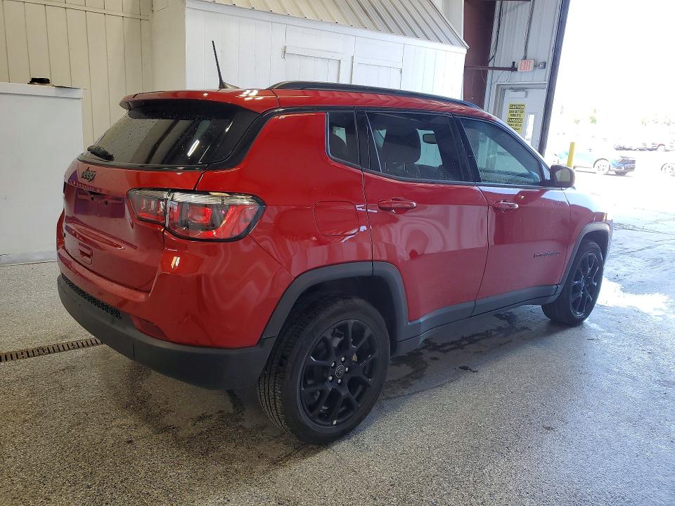 2025 Jeep Compass VIN 3C4NJDBN2ST617487 COPART salvage auction — SIDE, Md - Certificate Of Title, sold $9,500 on 2026-07-27 (photo 3)