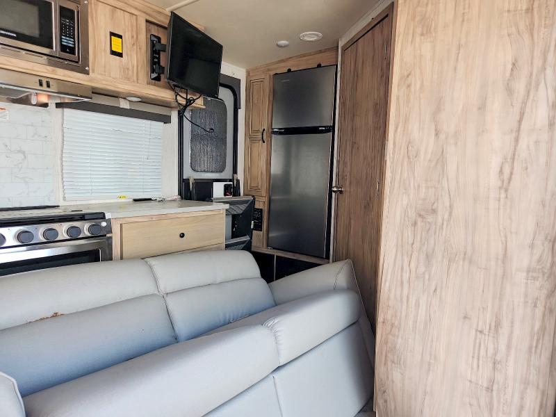 2021 Foresriver VIN 4X4TPAW29MN056593 COPART salvage auction — ALL OVER, IN - CERT OF TITLE-SALVAGE TITLE, sold $25 on 2026-07-30 (photo 6)