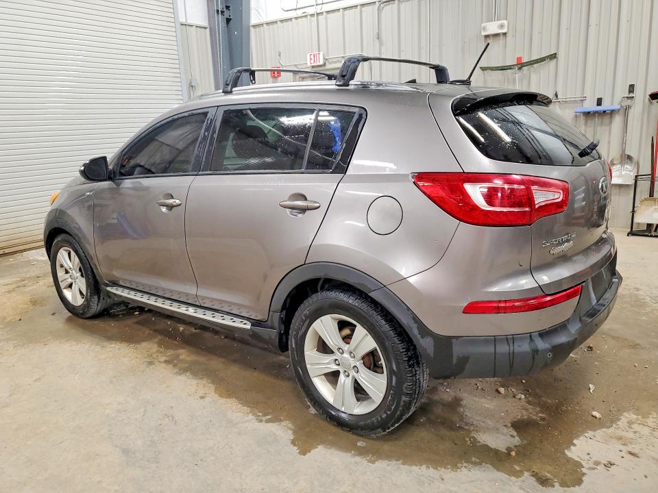 2013 Kia Sportage VIN KNDPBCA22D7401797 COPART salvage auction — NORMAL WEAR, Wy - Certificate Of Title, sold $800 on 2026-07-22 (photo 2)