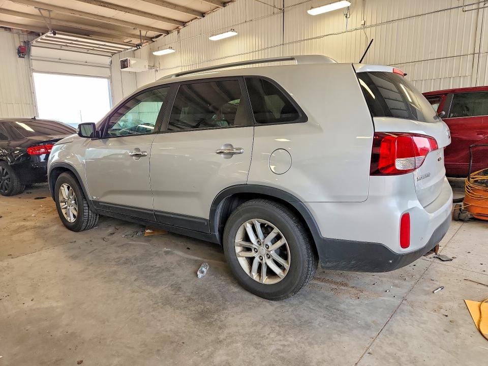 2015 Kia Sorento VIN 5XYKTCA69FG592327 COPART salvage auction — MECHANICAL, Mn - Certificate Of Title, sold $625 on 2026-07-28 (photo 2)