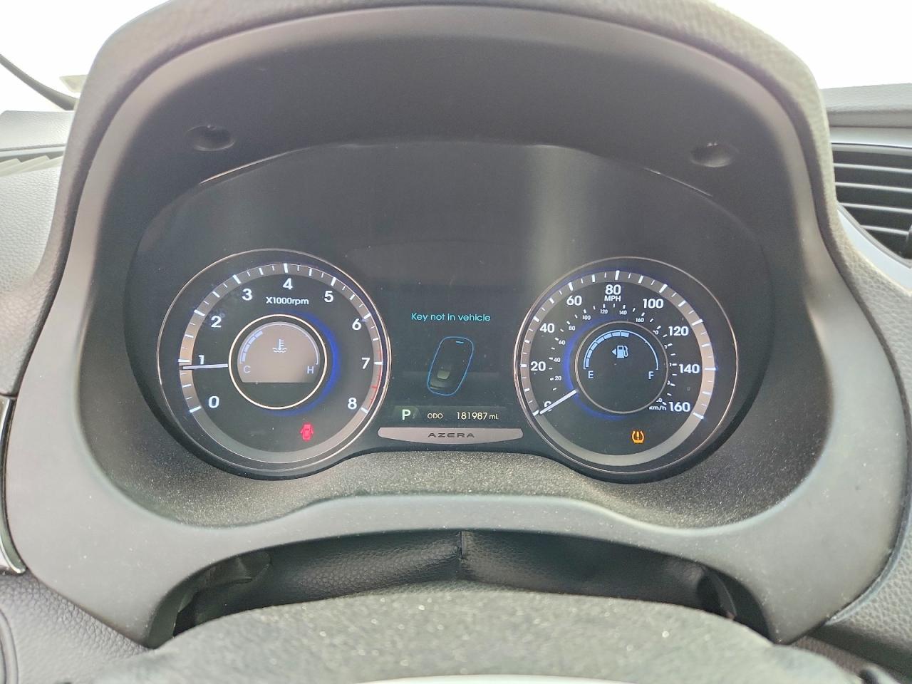 2014 Hyundai Azera VIN KMHFH4JG6EA413818 COPART salvage auction — Minor Dent/Scratches, UT - DEALER ONLY CLEAN TITLE, sold $625 on 2026-09-01 (photo 9)
