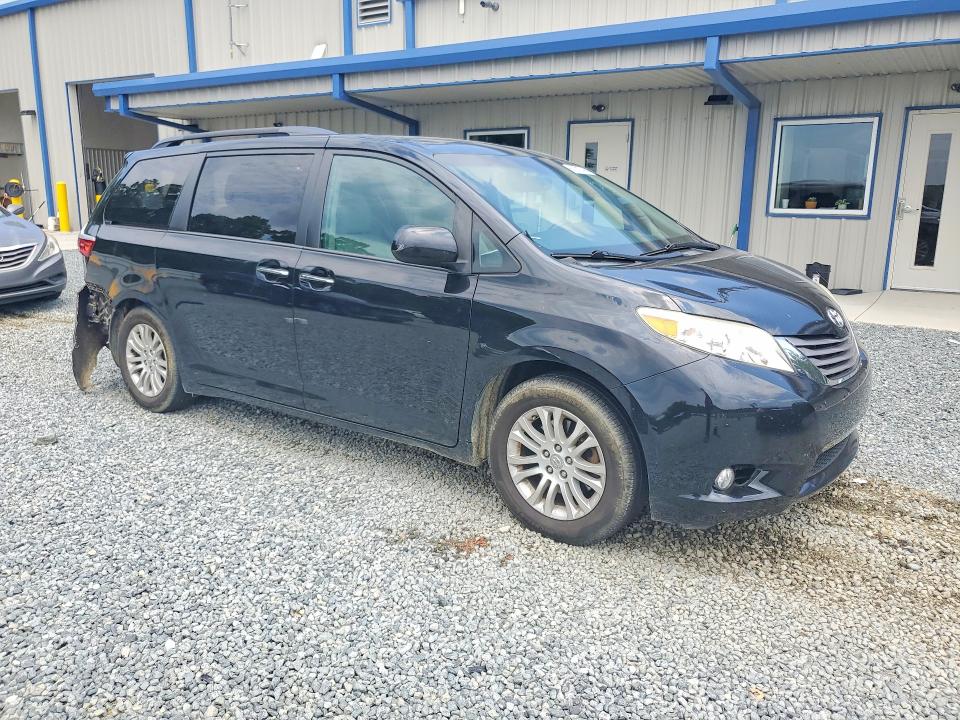 2017 Toyota Sienna VIN 5TDYZ3DC3HS858991 COPART salvage auction — REAR END, NC - SALVAGE CERTIFICATE OF TITLE, sold $275 on 2026-07-30 (photo 4)